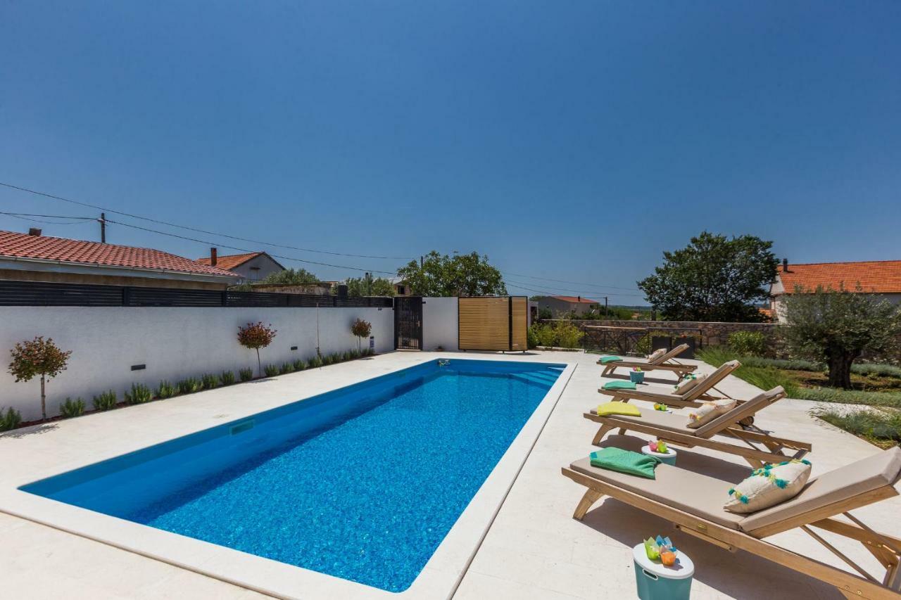 Vila Gallo Galovac  ภายนอก รูปภาพ
