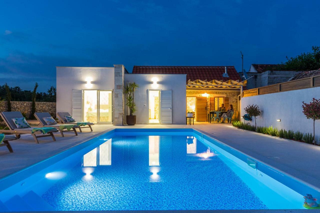 Vila Gallo Galovac  ภายนอก รูปภาพ