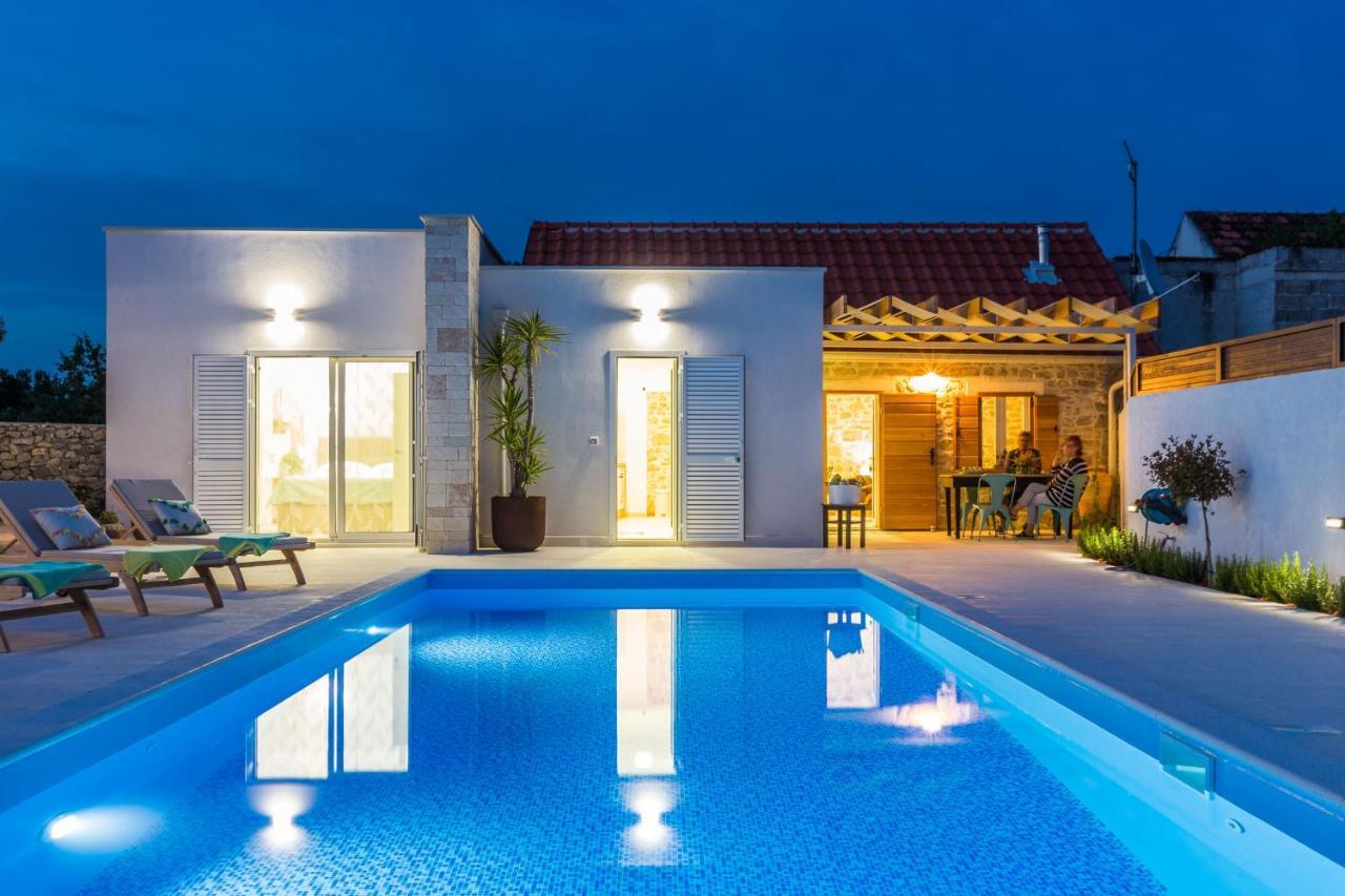 Vila Gallo Galovac  ภายนอก รูปภาพ